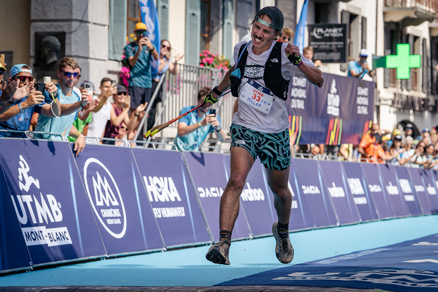 53-UTMB22-Zach-Olivier-Vin