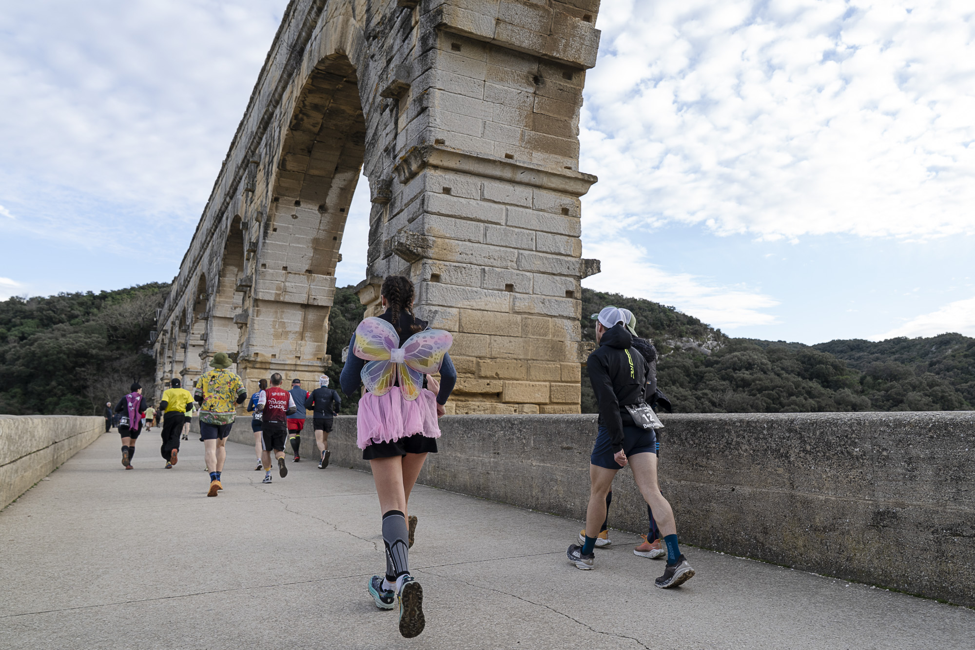 2501 Infinity Backyard Pont du Gard-1